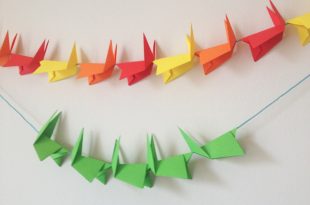 diversi tipi di carta, più o meno pregiata, per origami di diverso genere