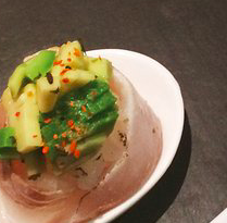 sushi ricciola avocado